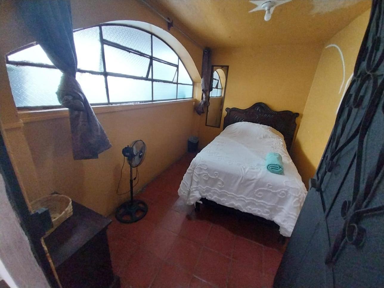 Hotel Alma Maya Antigua Exterior photo