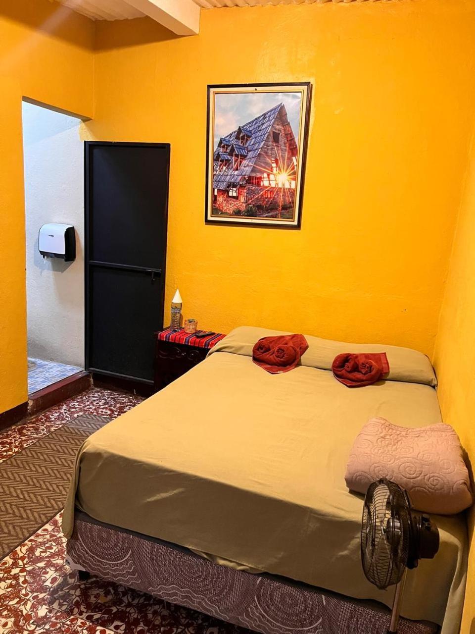 Hotel Alma Maya Antigua Exterior photo