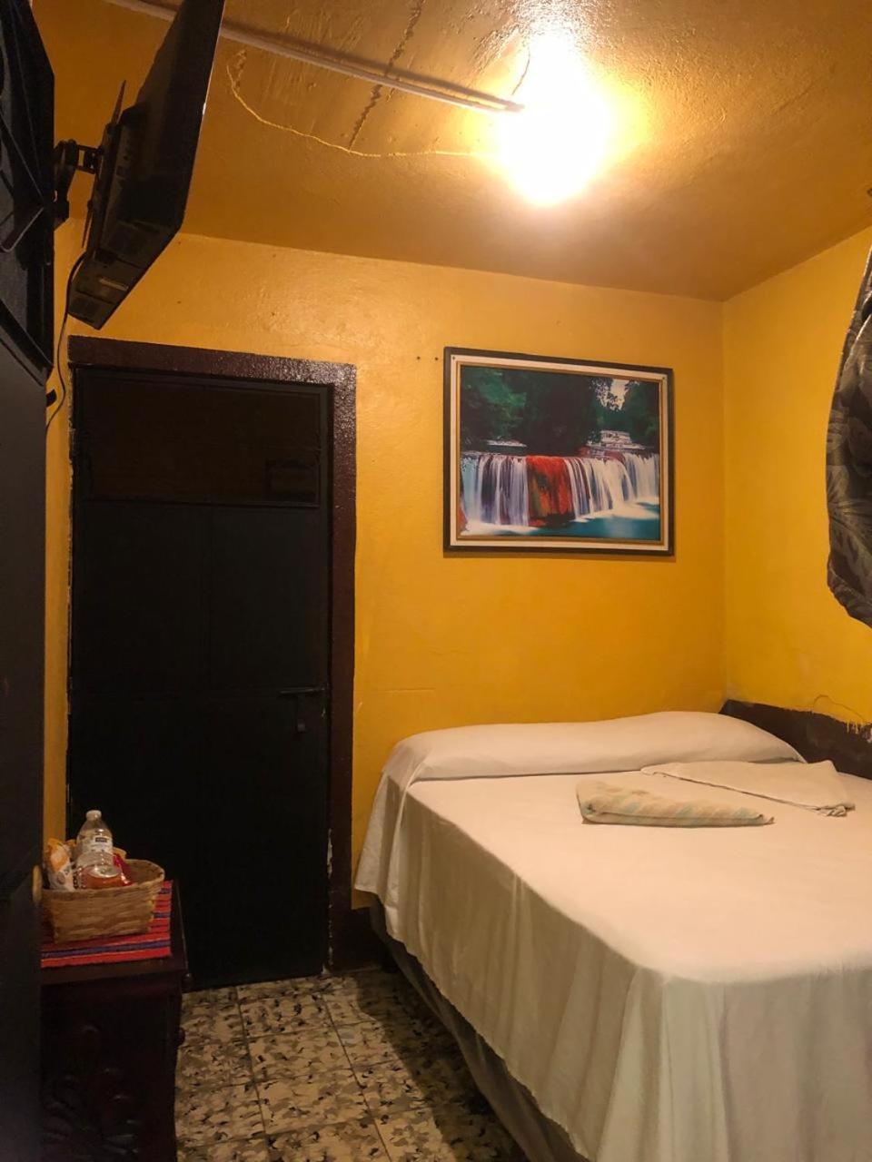Hotel Alma Maya Antigua Exterior photo